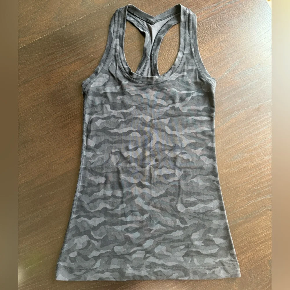 (EUC) Lululemon Cool Racerback II Tank 🖤 - Picture 5 of 7